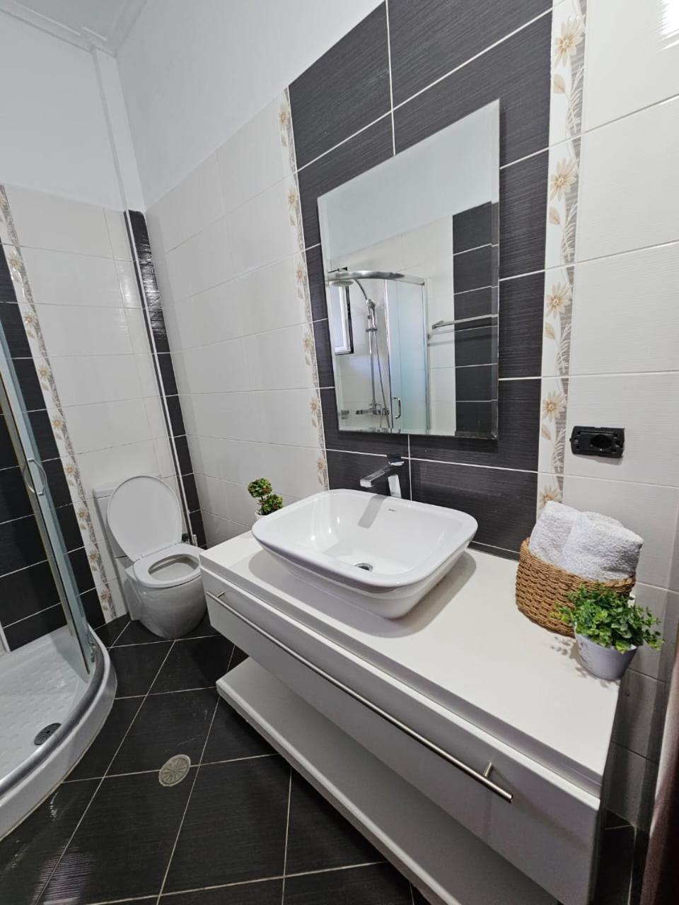 Leon Sea View Apartment Saranda Kültér fotó